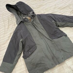 Kids Hooded Jacket with zip in lining for warmth. EUC. 120 cm (approx size 6)